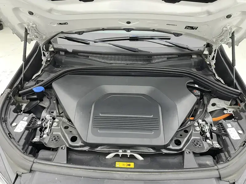 2023 BMW iX1 с пробегом 39 300 км