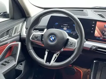 2023 BMW iX1 с пробегом 39 300 км