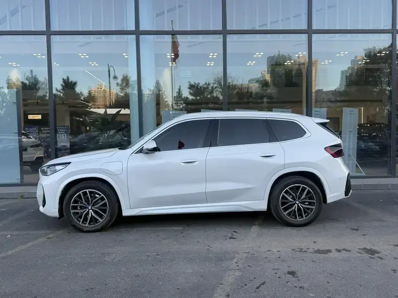 2026 BMW iX1 с пробегом 2 000 км