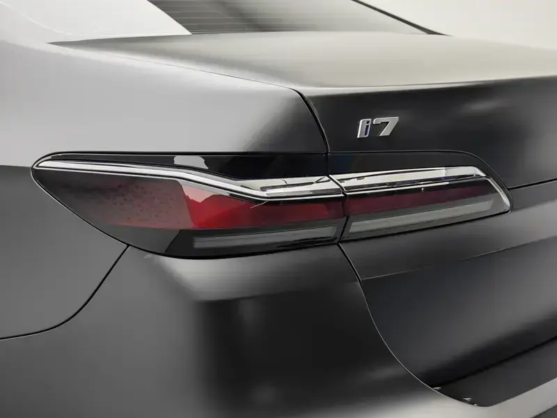 2023 BMW i7 с пробегом 35 700 км