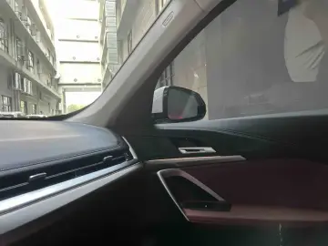 2025 BMW iX1 с пробегом 10 700 км