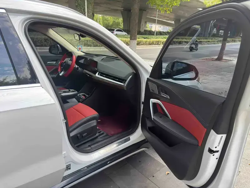 2023 BMW iX1 с пробегом 52 000 км