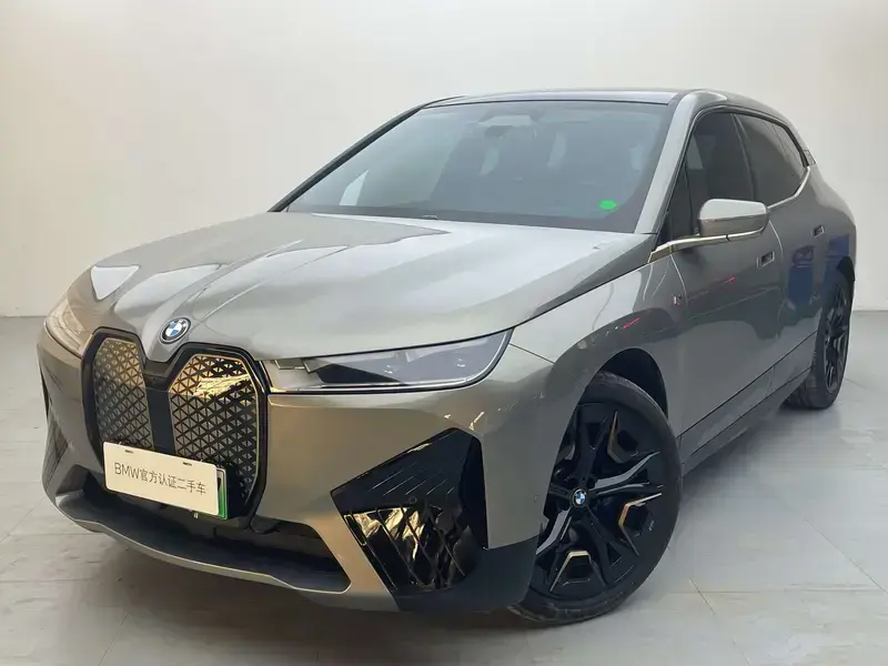 2022 BMW iX с пробегом 28 700 км