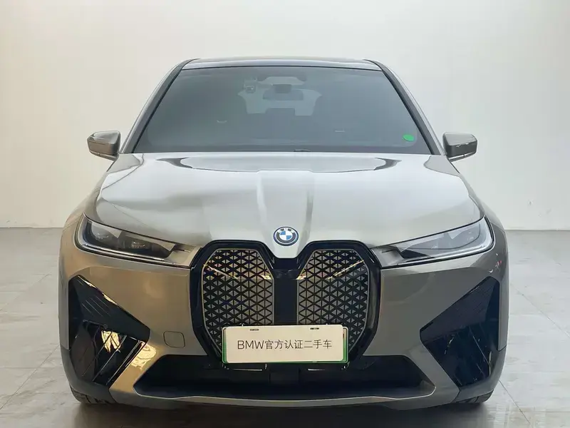 2022 BMW iX с пробегом 28 700 км