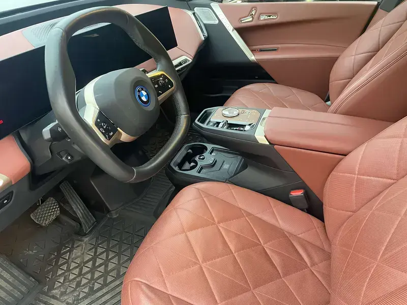 2022 BMW iX с пробегом 28 700 км