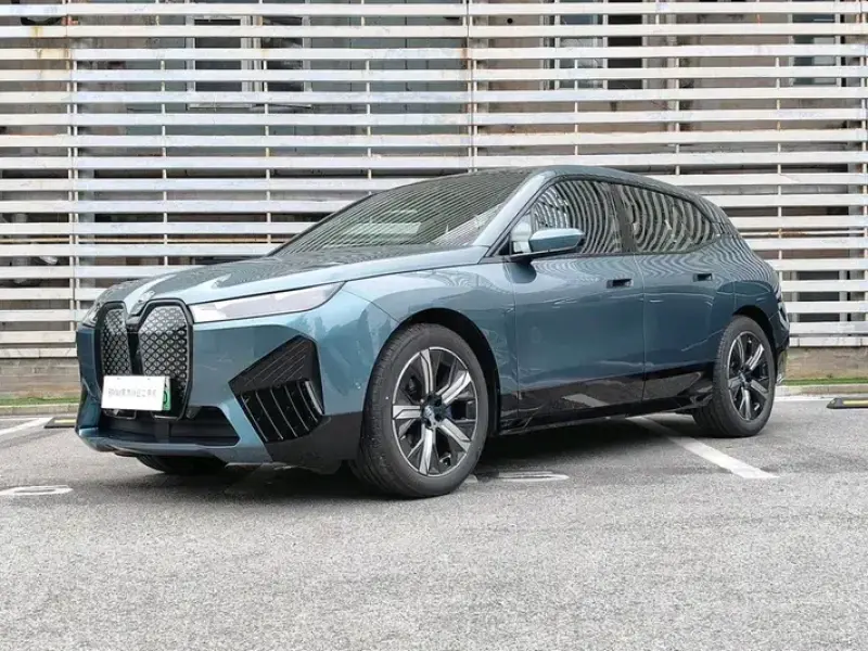 2023 BMW iX с пробегом 4 200 км