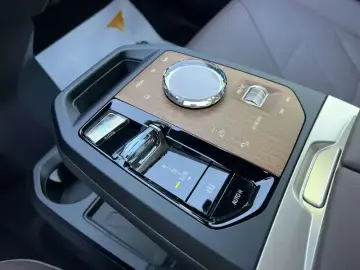 2022 BMW iX с пробегом 50 000 км
