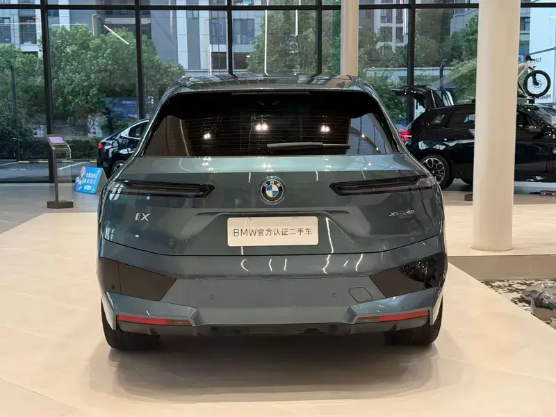 2023 BMW iX с пробегом 32 500 км