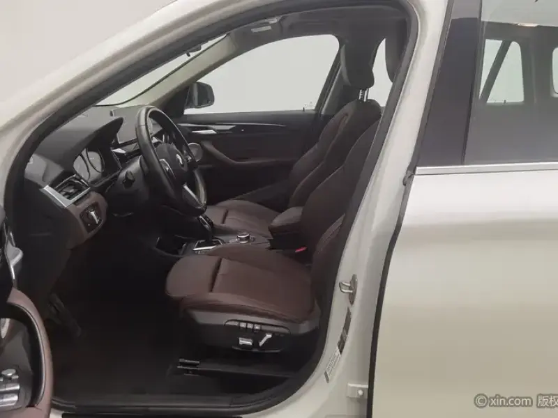 2021 BMW X1 с пробегом 45 400 км