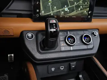 2022 Land Rover Defender с пробегом 73 350 км