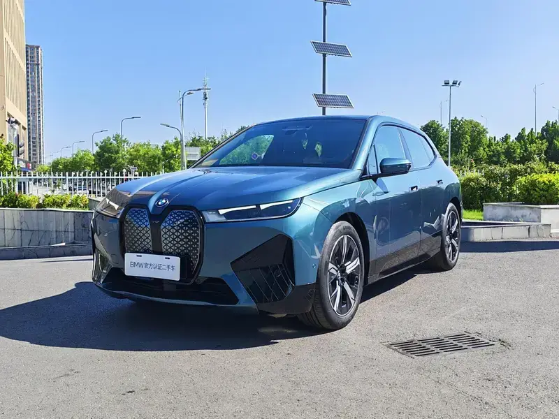 2023 BMW iX с пробегом 48 000 км
