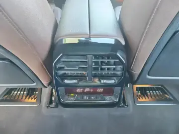 2023 BMW iX с пробегом 48 000 км