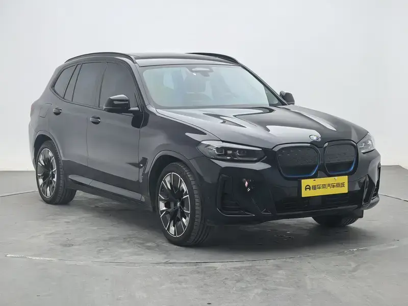 2022 BMW iX3 с пробегом 53 400 км