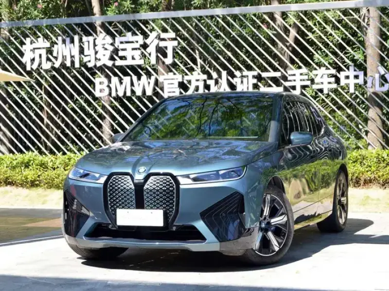 2022 BMW iX с пробегом 29 800 км