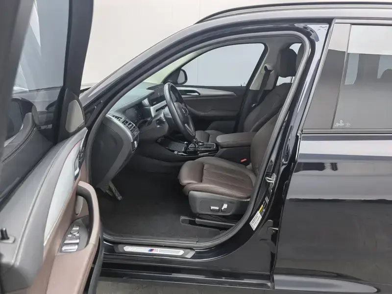 2022 BMW iX3 с пробегом 53 400 км