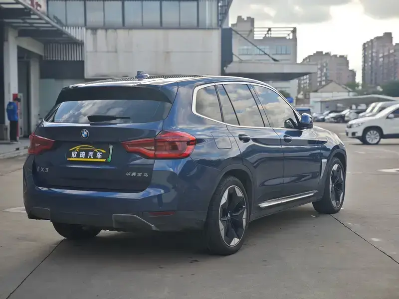 2021 BMW iX3 с пробегом 117 000 км