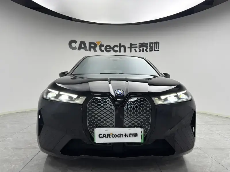 2023 BMW iX с пробегом 59 000 км