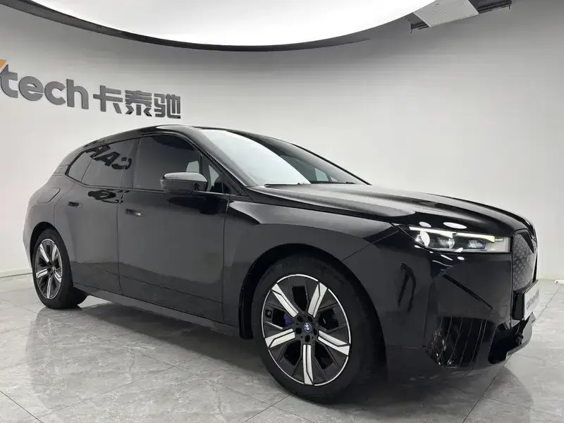 2023 BMW iX с пробегом 59 000 км