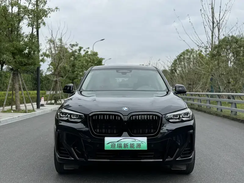 2024 BMW iX3 с пробегом 67 000 км