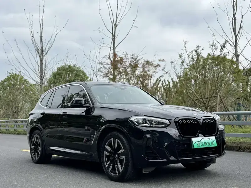 2024 BMW iX3 с пробегом 67 000 км