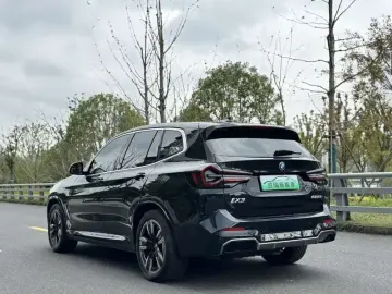 2024 BMW iX3 с пробегом 67 000 км