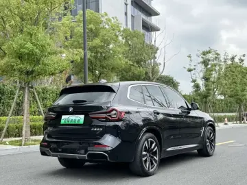 2024 BMW iX3 с пробегом 67 000 км