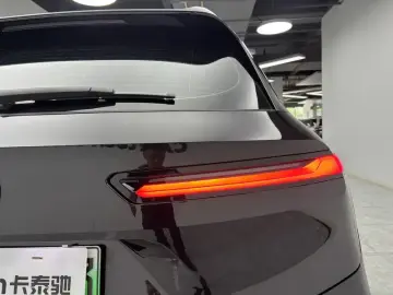 2023 BMW iX с пробегом 59 000 км