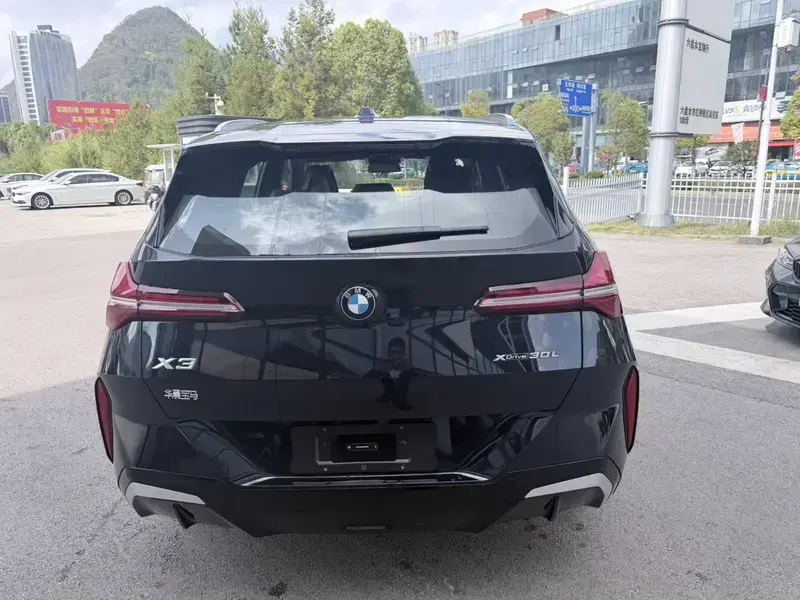 2025 BMW X3 с пробегом 15 000 км