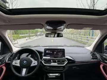 2024 BMW iX3 с пробегом 67 000 км