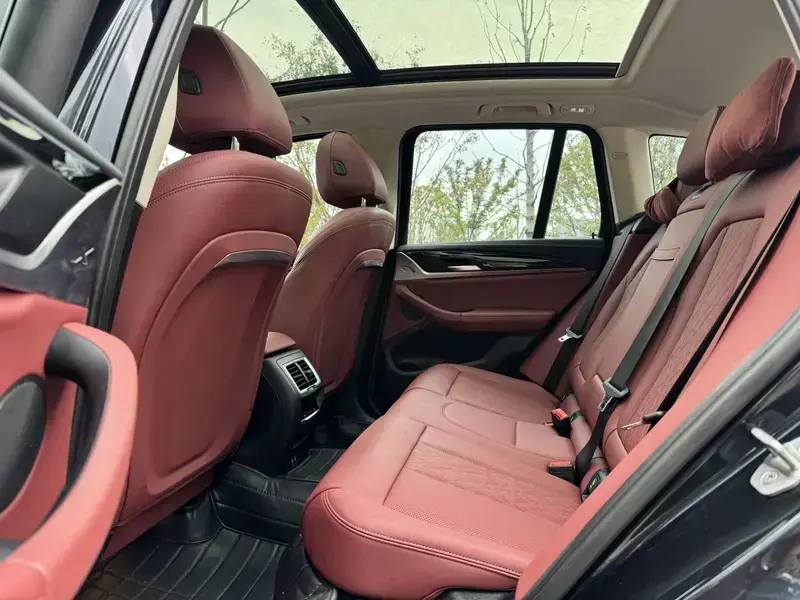 2024 BMW iX3 с пробегом 67 000 км