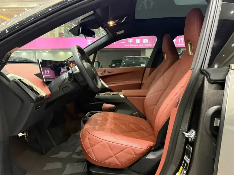 2023 BMW iX с пробегом 23 000 км