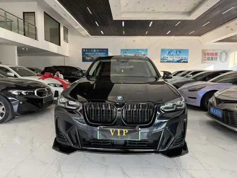 2023 BMW iX3 с пробегом 56 000 км