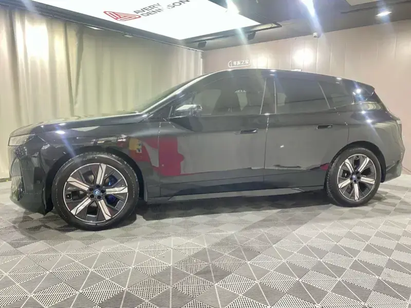 2023 BMW iX с пробегом 36 000 км