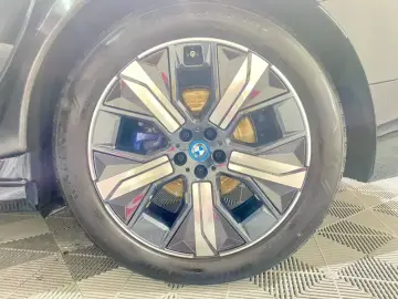 2023 BMW iX с пробегом 36 000 км