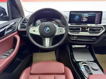 2022 BMW iX3 с пробегом 103 000 км