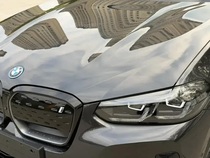2022 BMW iX3 с пробегом 11 000 км