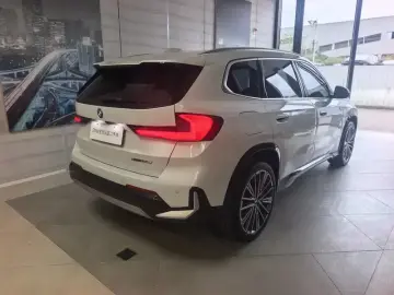 2023 BMW X1 с пробегом 14 000 км