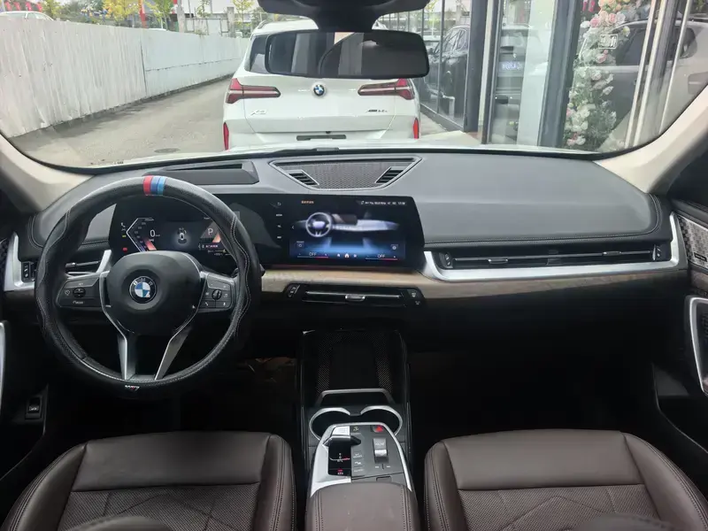 2023 BMW X1 с пробегом 14 000 км