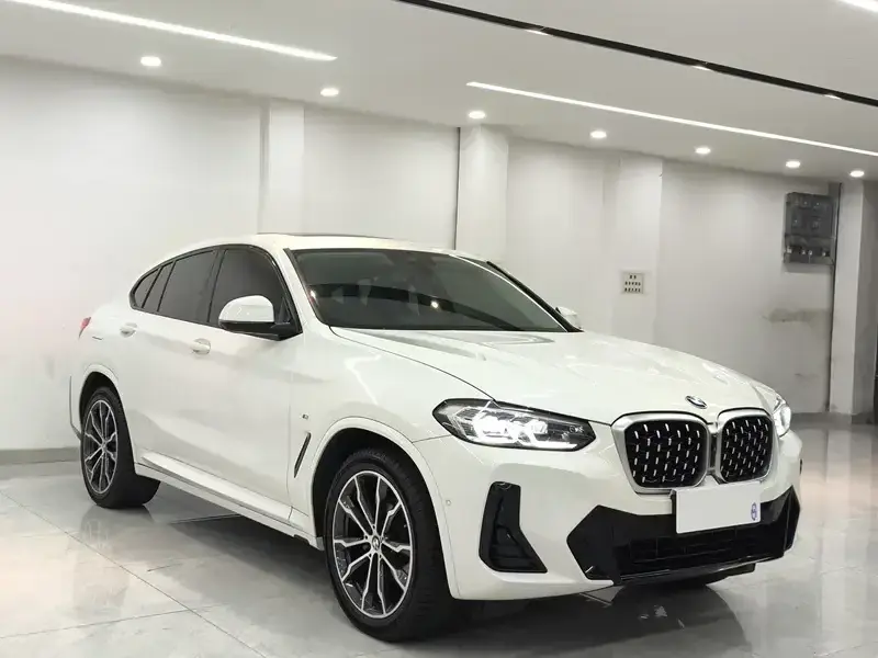2022 BMW X4 с пробегом 49 800 км