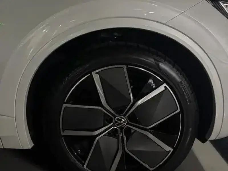 2026 Volkswagen Touareg с пробегом 10 км