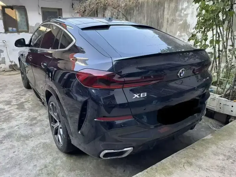2023 BMW X6 с пробегом 13 000 км