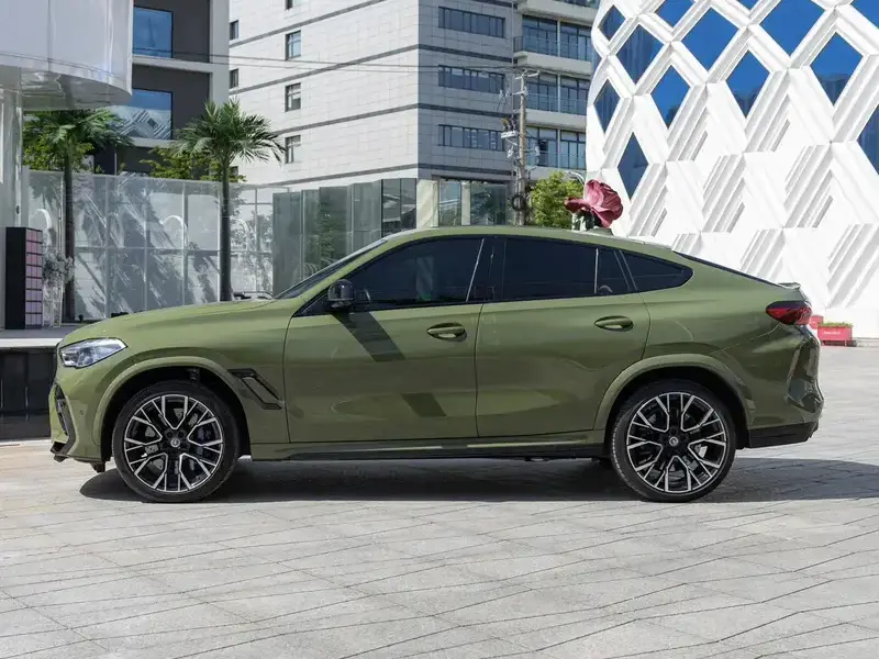 2021 BMW X6 M с пробегом 18 000 км