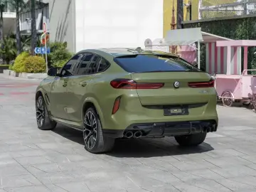 2021 BMW X6 M с пробегом 18 000 км