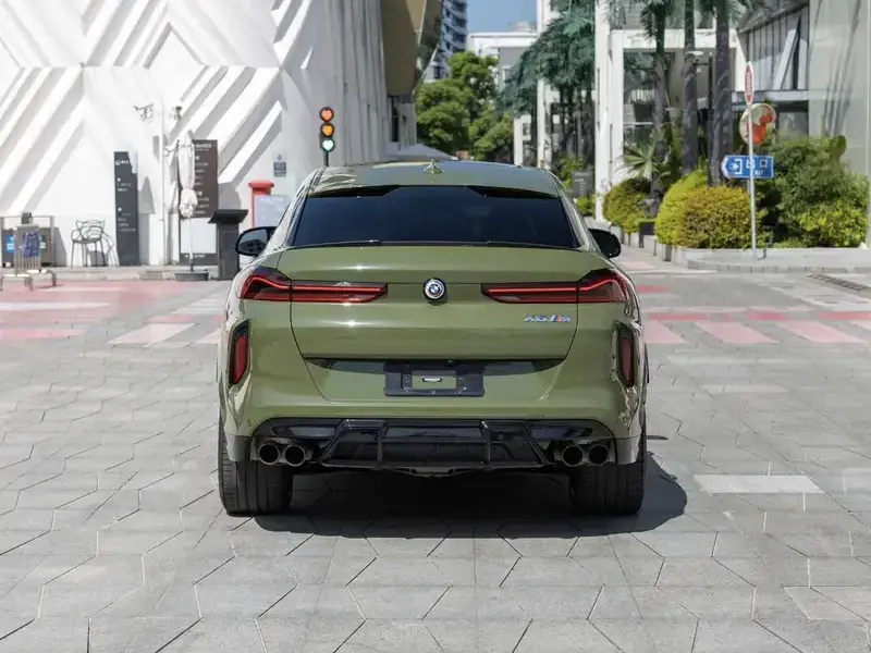 2021 BMW X6 M с пробегом 18 000 км
