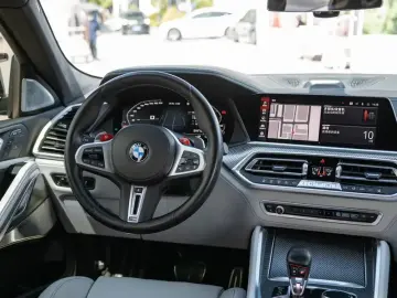 2021 BMW X6 M с пробегом 18 000 км