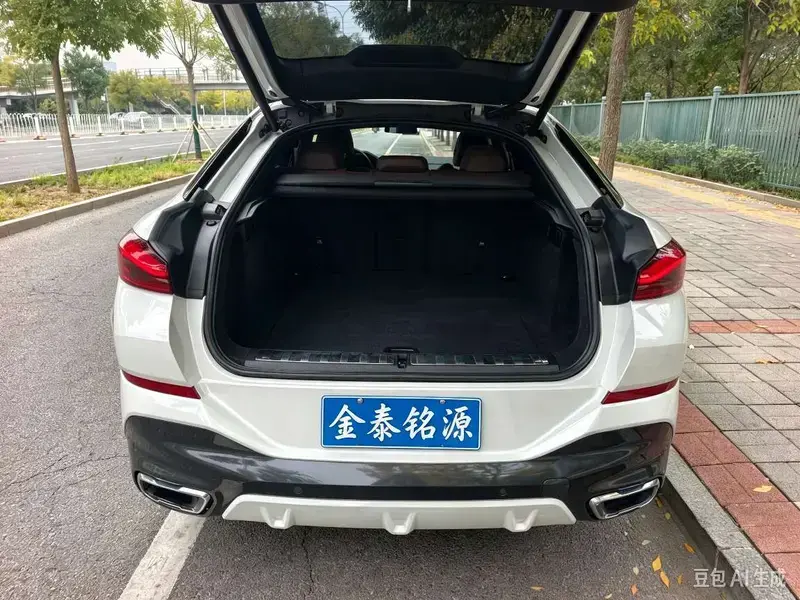 2020 BMW X6 с пробегом 109 000 км