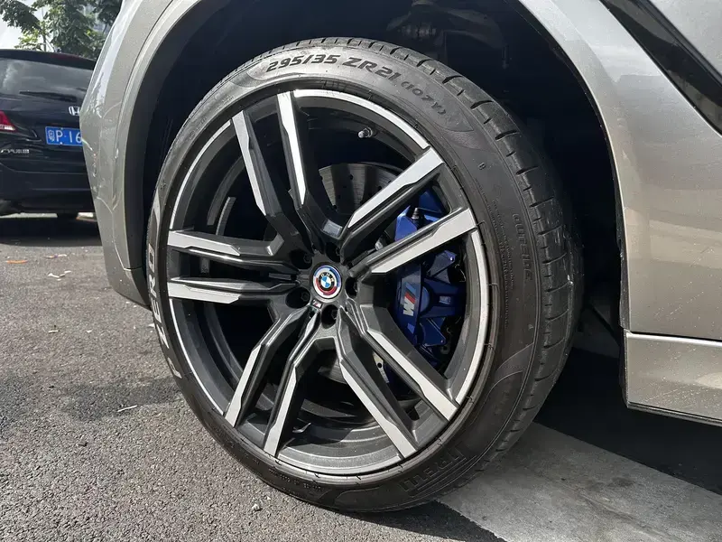 2023 BMW X6 M с пробегом 34 500 км