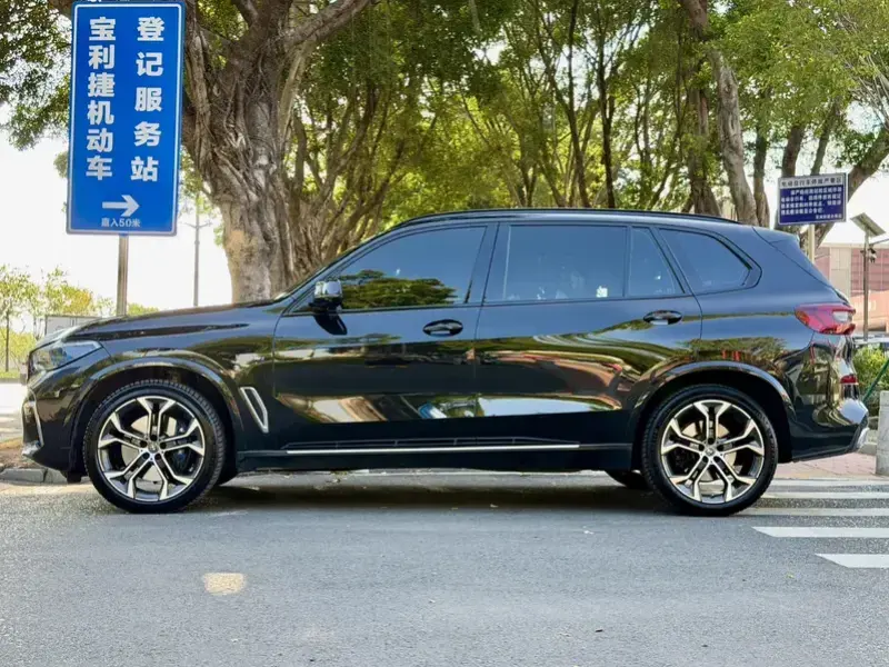 2022 BMW X5 с пробегом 81 900 км