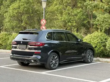 2022 BMW X5 с пробегом 50 000 км