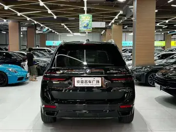 2023 BMW X7 с пробегом 68 000 км